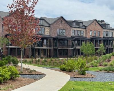 4 Bedroom 3BA 2767 ft Townhouse For Sale in Alpharetta, GA