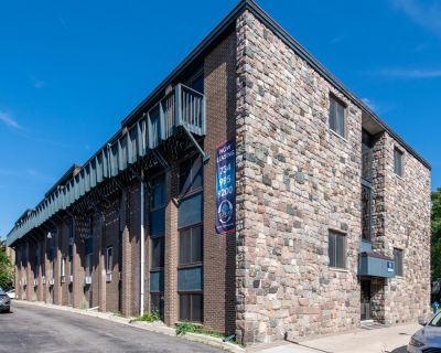 731 Packard. Immediate occupancy and January to May leases available. GUARANTEED LEASE MAY 2026-MAY 2027 The apartment complex at 731 Packard Street features a mix of 1-bedroom and 4-bedroom bi-level apartments perfectly located at the corner of Packard and State Street, offering unbeatable convenience. This prime location ensures unbeatable access to the University of Michigan's Central Campus...