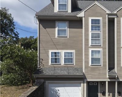 3 Bedroom 3BA 2400 ft Property For Sale in Newton Highlands, Massachusetts