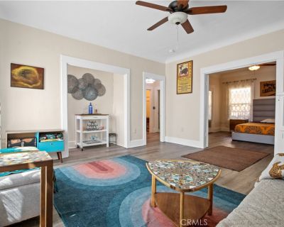 1 Bedroom 1BA 702 ft Condo For Sale in Long Beach, CA