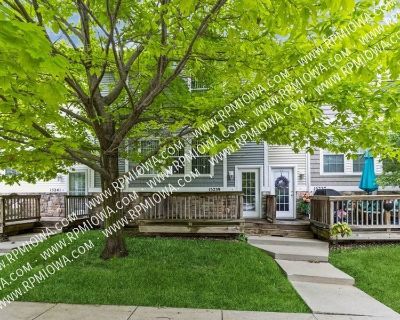 2 Bedroom 2BA 1056 ft Pet-Friendly Single-family home For Rent in Urbandale, IA