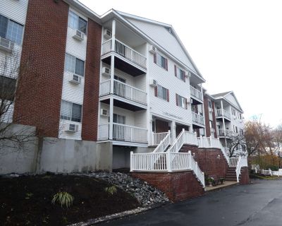 2 Bedroom 1BA 946 ft Condo For Sale in Manchester, NH