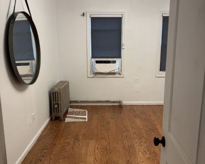 Total rooms: 2. Deposit: $1,500.00 * Utilities included?: Yes. No preference. Non-smoking. Couples are welcome. Furnishings: Unfurnished * Living room: No * Broadband included: Yes. Availability Available 20 Nov 2025 Minimum term None Maximum term None. I am the owner of a house and have a 120 square foot bedroom available in Jersey City in the West Side Neighborhood. The house is a share with ...
