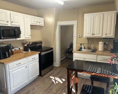 2 Bedroom 1BA 1002 ft Apartment For Rent in Rochester, NH