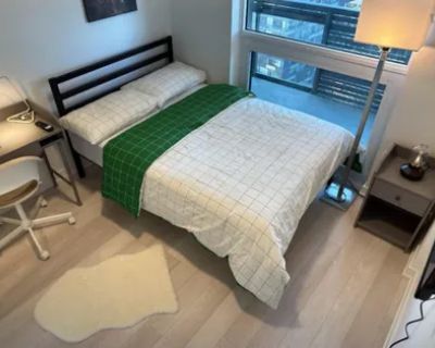 969 sqft Room for Rent in 41 Roehampton Avenue, Old