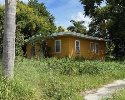 2 Bedroom 1BA 784 ft Single Family Home For Sale in Pahokee, FL