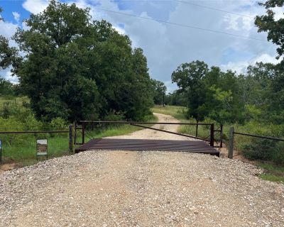 Lots and Land For Sale in Ledbetter, TX