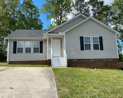 3 Bedroom 2BA 1200 ft Pet-Friendly Apartment For Rent in Elon, NC