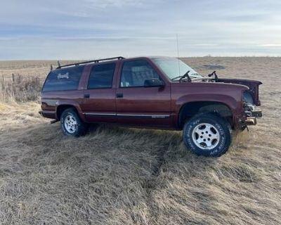 1999 GMC Suburban - parts