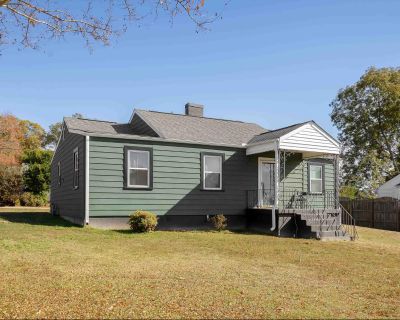 3 Bedroom 1BA 1279 ft Single Family House For Sale in Sheffield, AL