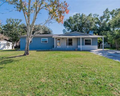 3 Bedroom 1BA 1360 ft Single Family House For Sale in Tampa, FL