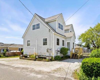 2 Bedroom 2BA 1254 ft Furnished Apartment For Rent in Newburyport, MA