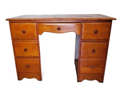 Mid-20th Century Maple Kneehole Desk