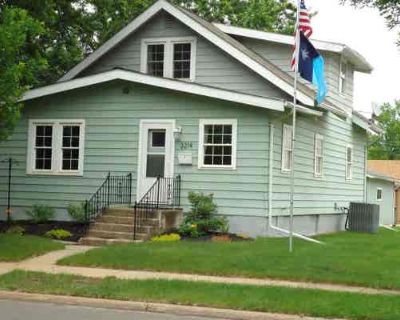 4 Bedroom 2BA 1404 ft Single Family Home For Sale in HIBBING, MN