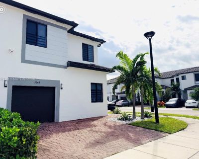 4 Bedroom 3BA 2254 ft Townhouse For Rent in Miami, FL