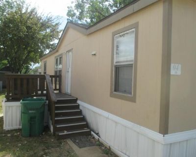 3 Bedroom 2BA 28 x 44 ft Mobile Home For Rent in Dallas, TX