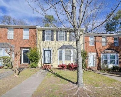 2 Bedroom 3BA 1246 ft Townhouse For Sale in MARIETTA, GA