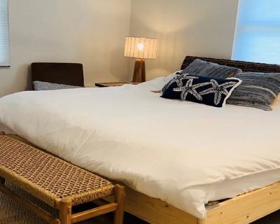 Pet friendly $900 per month room to rent in Sarasota Heights