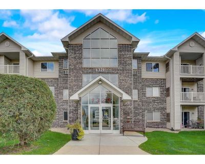 2 Bedroom 1BA 1070 ft Condo For Sale in Chanhassen, MN