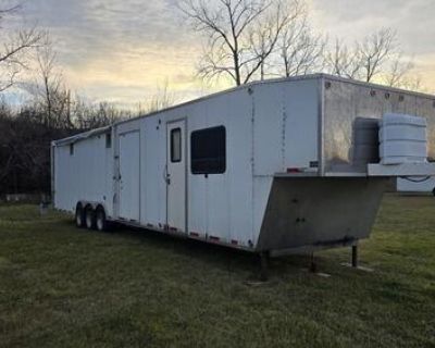 44' Enclosed w/ Living Quarters