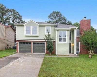 3 Bedroom 3BA 1672 ft Single Family Home For Sale in Stone Mountain, GA