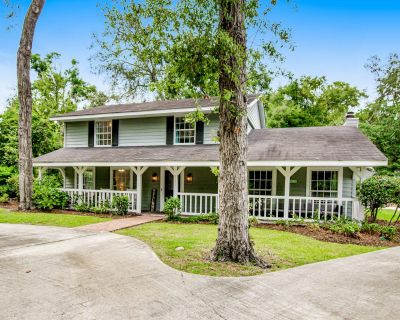 Avg / night: $273. Relaxing, dog-friendly home with furnished patio, washer/dryer, WiFi, & AC | Located in St. Simons Island, GA | 4.07 Stars | 4 Bed, 3 Bath | Pet-friendly. Dog-friendly. Max 10 guests. This delightful, two-story, four-bedroom home offers ideal indoor and outdoor spaces for the perfect family vacation on St. Simons Island! The ground-floor great room boasts a well-equipped, ful...