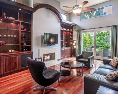 For Sale: 11322 Camarillo St 302 in North Hollywood for $819,900