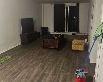 Jimmy - Needs an Apartment on iROOMit or a Room