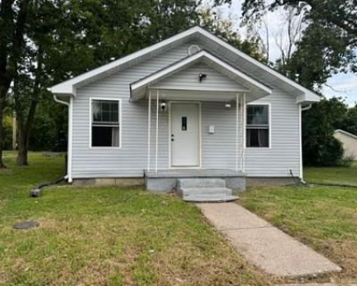 2 Bedroom 1BA 923 ft Single Family House For Sale in Marshall, MO