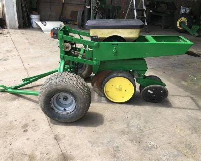 John Deere 7000