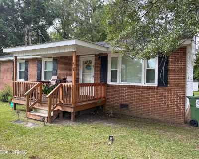 3 Bedroom 1BA 1050 ft Single Family House For Sale in Rowland, NC