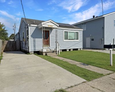 2 Bedroom 1BA 711 ft Apartment For Rent in Gretna, LA