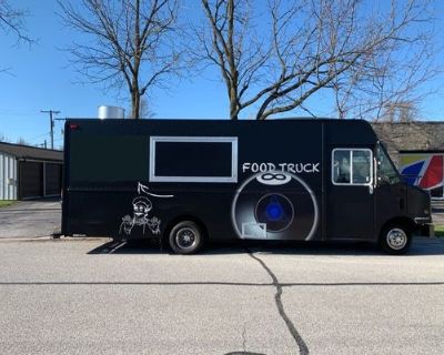 2007 Ford Food Truck for Sale - Ford / ECONOLINE E350 SUPER DUTY STRIPPED CHASSIS / 2007