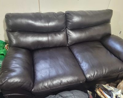 Couch set