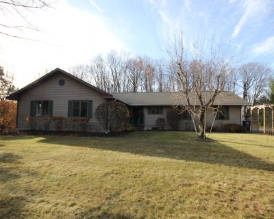 3 Bedroom 2BA 1688 ft Single Family House For Sale in Traverse City, MI
