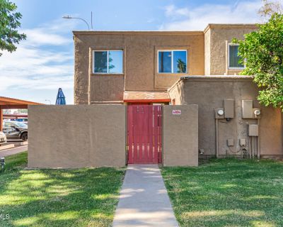 2 Bedroom 1BA 924 ft Townhouse For Sale in Phoenix, AZ