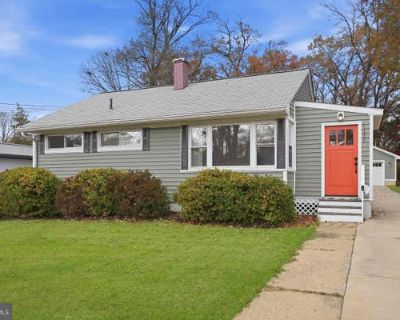 3 Bedroom 1BA 877 ft Single Family Home For Sale in ROCKVILLE, MD