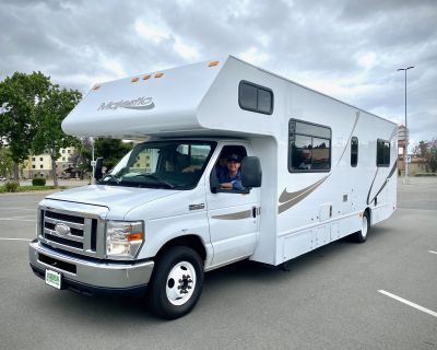 2015 Thor Motor Coach FOUR WINDS MAJESTIC 28A