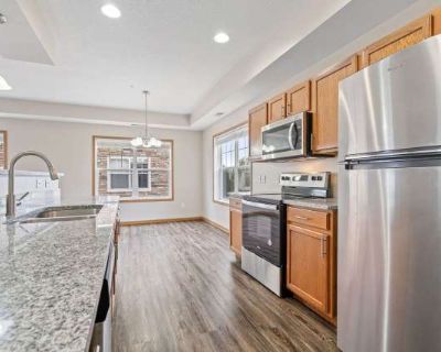 1 Bedroom 1BA 869 ft Apartment For Rent in Woodbury, MN