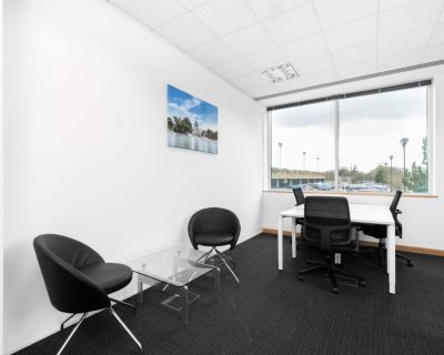 Private office space for 3 persons in East Pointe 200