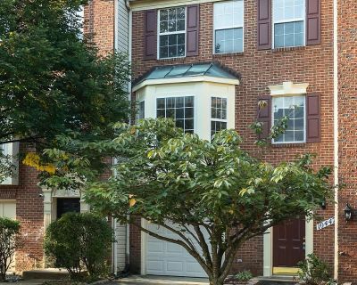 3 Bedroom 3BA 1934 ft Townhouse For Rent in Rockville, MD