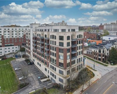 1 Bedroom 1BA 1701 ft Condo For Sale in Akron, OH