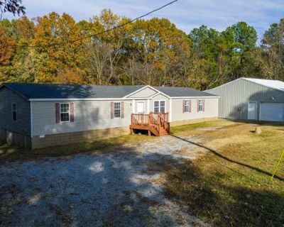 4 Bedroom 3BA 2560 ft Manufactured Home For Sale in WICKLIFFE, KY