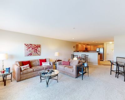 2 Bedroom 2BA Condo Vacation Rental in The Seaside Condo in Westport, Westport, WA