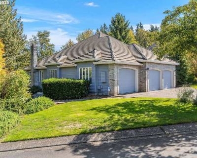 1140 Southwest Fairfax Place. image_url. In unit laundry Patio / balcony Hardwood floors Dishwasher Pet friendly Garage Unit Amenities air conditioning dishwasher fireplace furnished hardwood floors in unit laundry patio / balcony recently renovated Property Amenities cats allowed dogs allowed pet friendly gym parking pool garage guest suite hot tub. Pets allowed. 4 Bedroom. 3 Bathroom. 3400 ft...