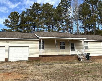 3 Bedroom 2BA 1400 ft Single Family House For Rent in Woodruff, SC