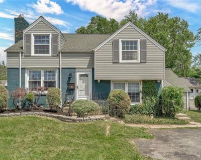 5 Bedroom 3BA 2480 ft Duplex For Sale in AMHERST, NY