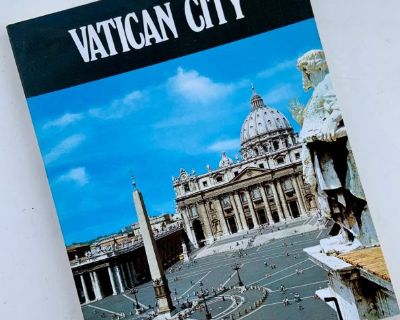 "Vatican City" by Francesco Roncalli (NEW Paperback)