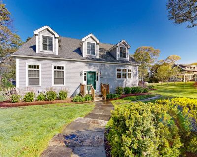 4 Bedroom 3.5BA House Vacation Rental in Vineyard State of Mind, Oak Bluffs, MA