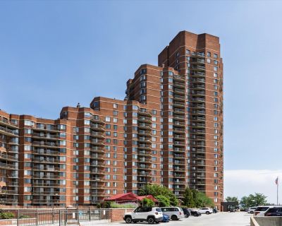 3 Bedroom 2BA 2366 ft Condo For Sale in Secaucus, NJ